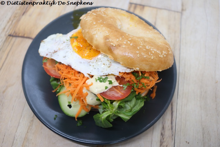 bagel spiegelei